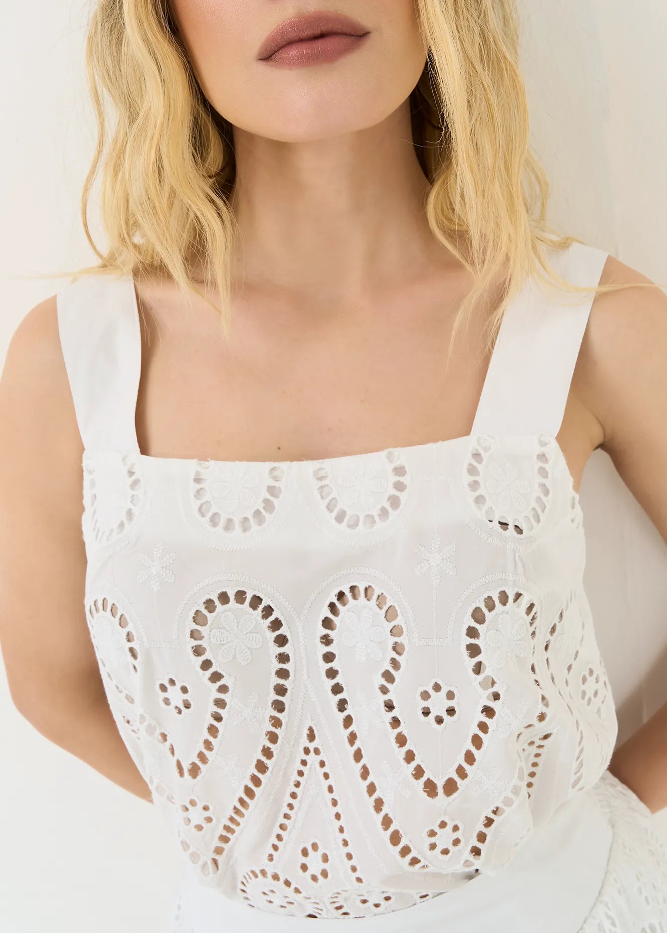 BIANCO WHITE